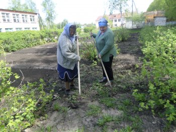 12 мая субботник учителей и работников школы